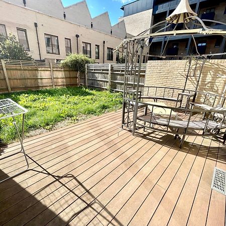 London Stratford Luxury House: Spacious Garden Retreat Near Westfield Exterior photo