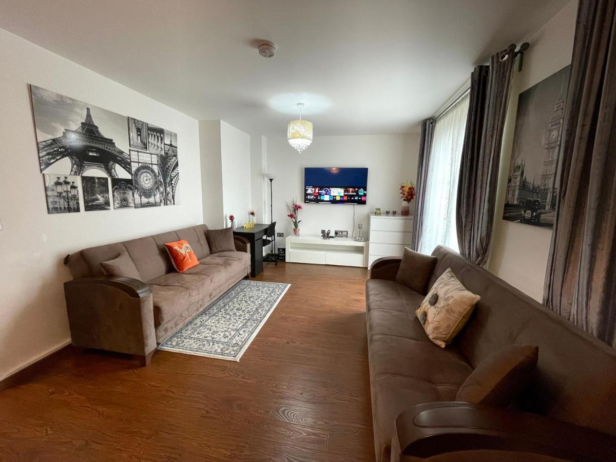 London Stratford Luxury House: Spacious Garden Retreat Near Westfield Exterior photo