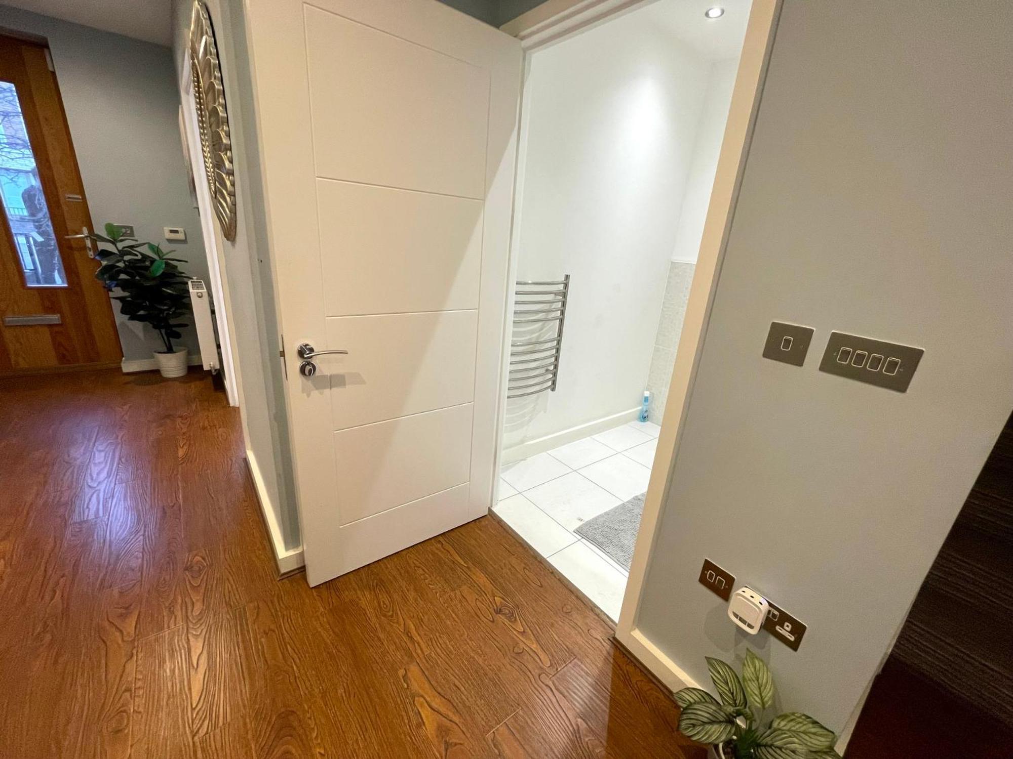 London Stratford Luxury House: Spacious Garden Retreat Near Westfield Exterior photo