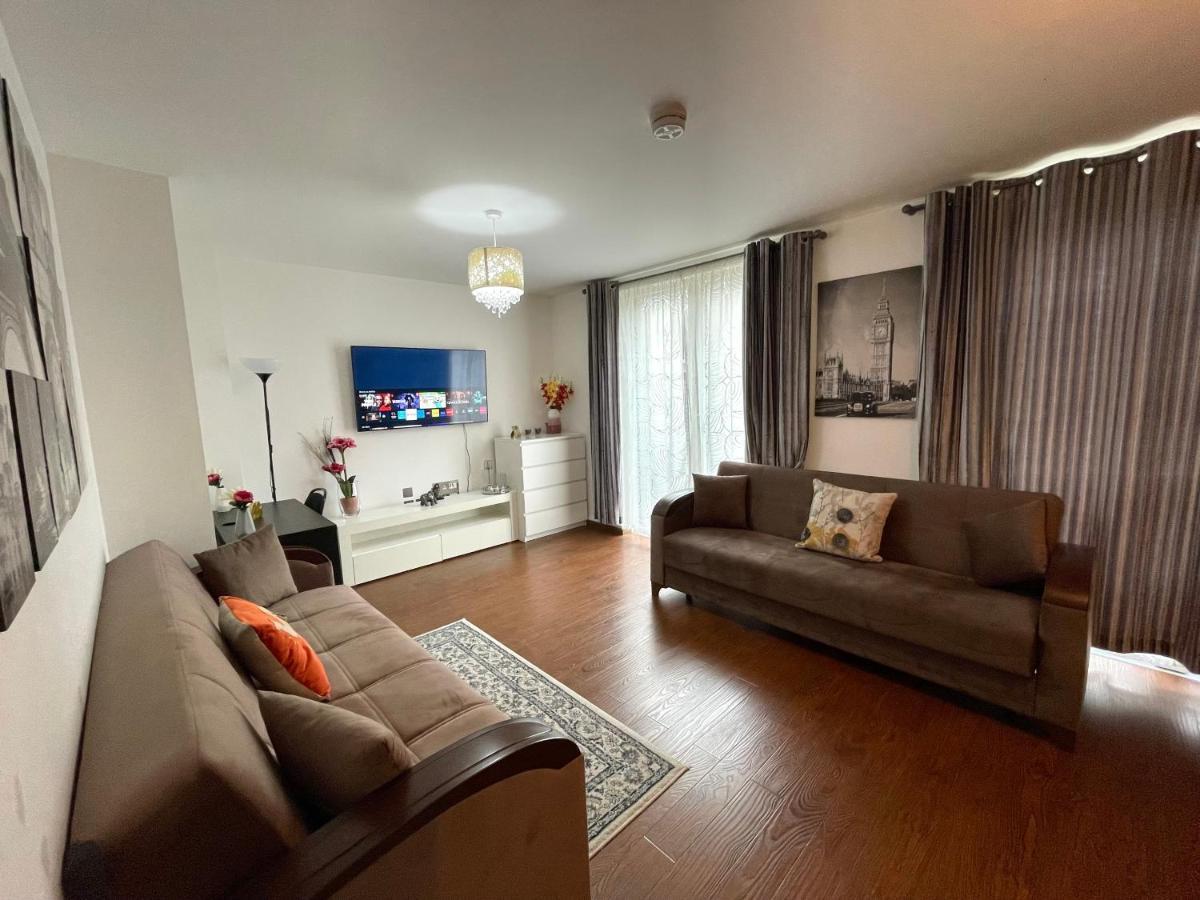 London Stratford Luxury House: Spacious Garden Retreat Near Westfield Exterior photo